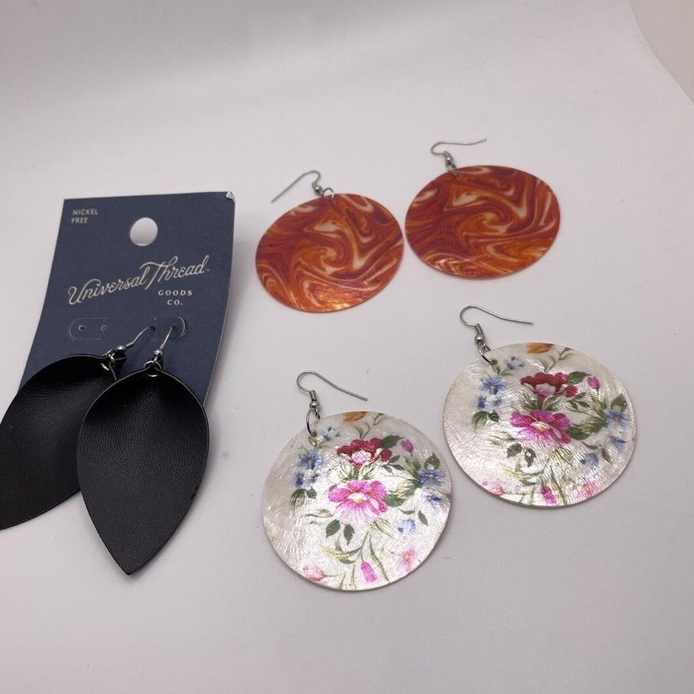 Lot Of 3 Costume Earrings Pierced Dangle Drop 2 Faux Leather / 2 Shell